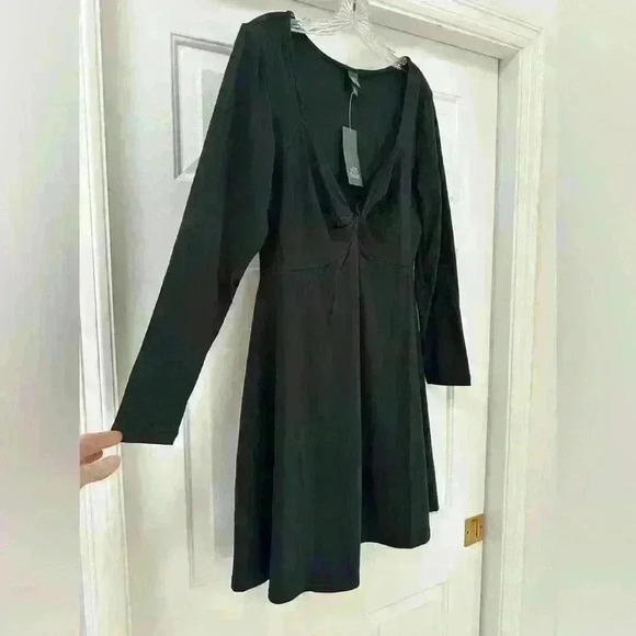 NEW Wild Fable Women's Long Sleeve Twist-Front Mini Knit Dress Size 1X - Picture 3 of 8